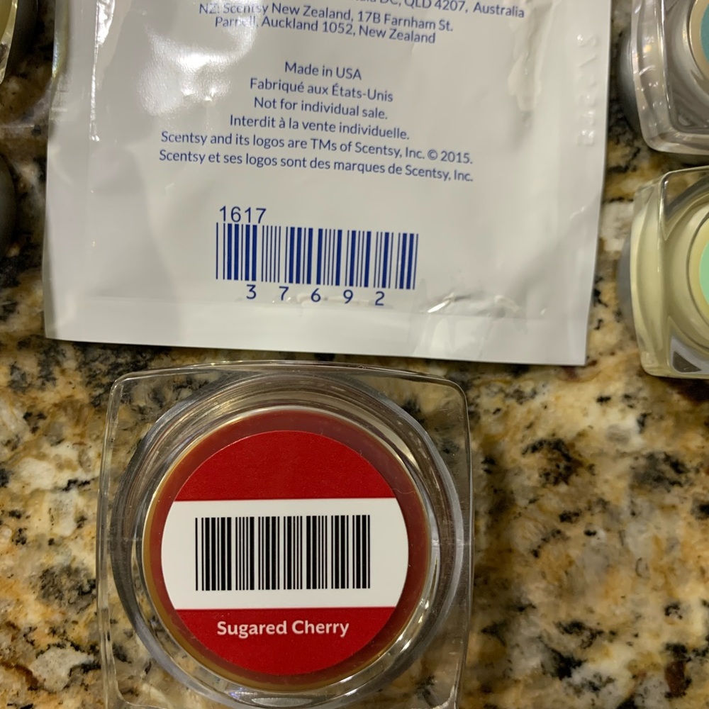Scentsy Luna Clothing Conditioner and Wax Melts Set - Picture 8 of 9